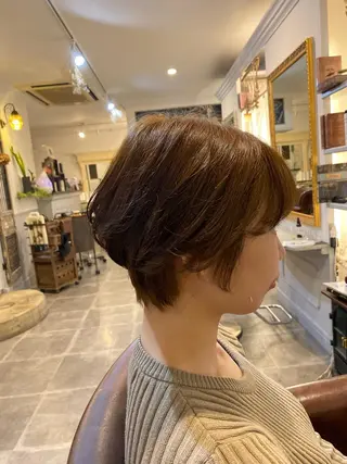 ショート カラー Un  Seul所属・福嶋 愛のヘアスタイル