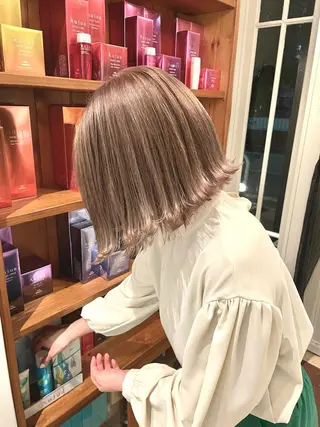 ミディアム カラー 渡辺 瑠美のヘアスタイル