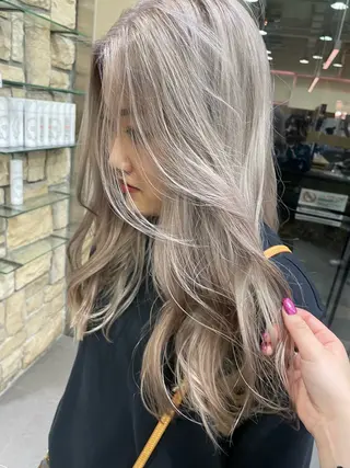 ロング レイヤー／マツエク 💋𝑨𝑵𝑵𝑨のヘアスタイル