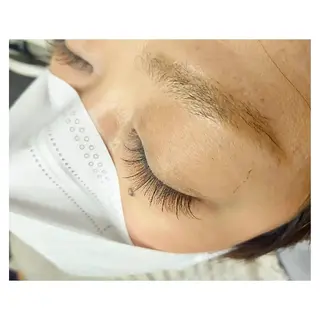 マツエク・マツパ U_la所属・U_la [ウーラ] 片岡の眉毛・アイブロウイメージ