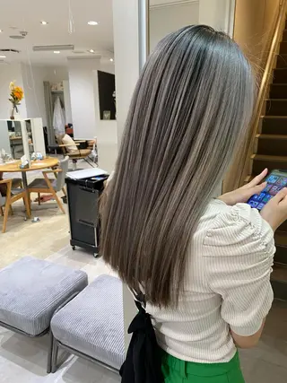 ロング カラー 顔まわりカラー特化 赤津百合絵のヘアスタイル