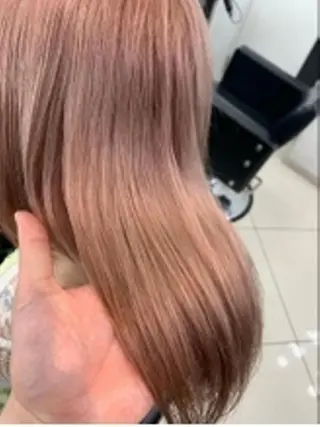 ミディアム カラー 前田 桃花のヘアスタイル