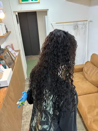 ロング パーマ ナナ/大阪心斎橋/ レイヤーカットのヘアスタイル