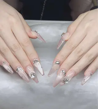 ネイル Lee Nailsのネイルデザイン