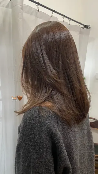 ミディアム カラー momoka ［pejite]のヘアスタイル