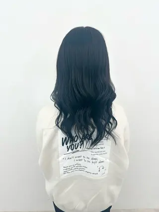 ミディアム カラー 相田 絢音のヘアスタイル