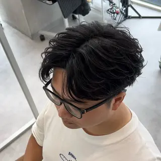 ミディアム パーマ メンズ フェザー/ゆるふわ パーマ/鐘ヶ江 航青のヘアスタイル