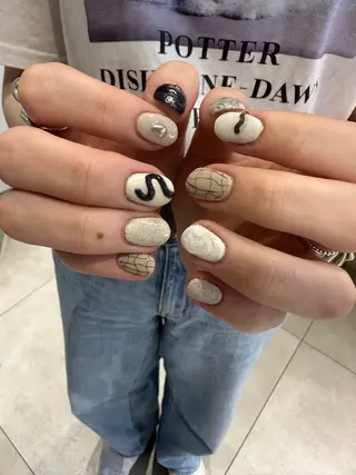 ネイル 🎀韓国レイヤー特化 🎀ベージュ/ミクのヘアスタイル