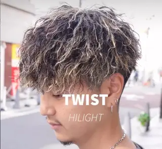 ショート パーマ メンズ sunc所属・ハイトーン/ブリーチ /ダブルカラーのヘアスタイル