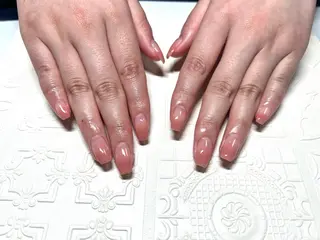 ミディアム 渋谷　Laugh 8301のネイルデザイン