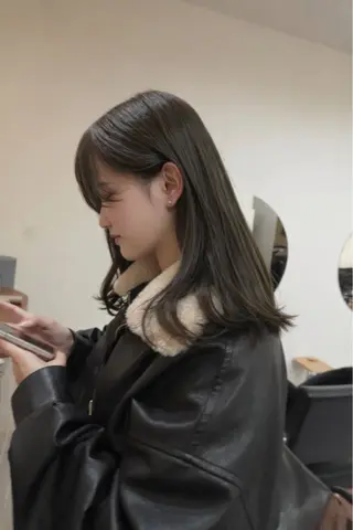 セミロング カラー トレンドと似合わせ/ マンツーマン/西上楓のヘアスタイル