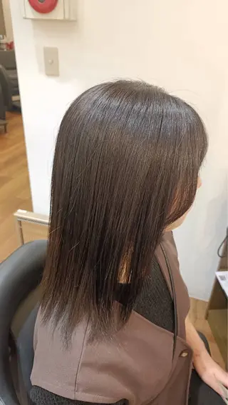 セミロング カラー REANA/カラー/ スパ/トリートメントのヘアスタイル