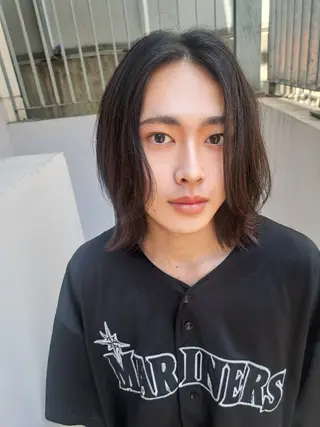 メンズ メンズ ヘアメイク  ハイトーン キャロのヘアスタイル