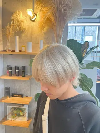 ミディアム カラー メンズ ハイトーンカラ ー/小川のヘアスタイル