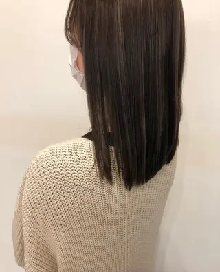 セミロング カラー カノエ 乃木店のヘアスタイル