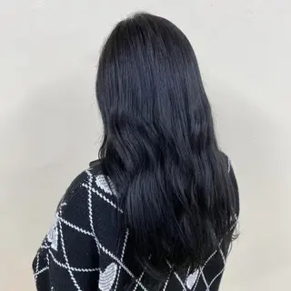 カラー ミディアム 艶カラー/ハイトーン /レイヤーカットのヘアスタイル