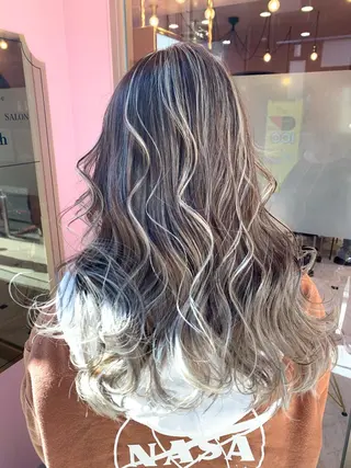 カラー Miku 🇺🇸のヘアスタイル