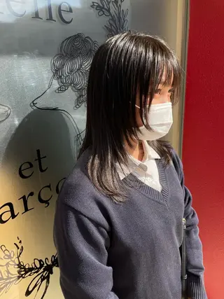 セミロング 藤野 美咲のヘアスタイル