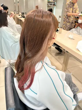 ロング カラー 巖本 真希のヘアスタイル