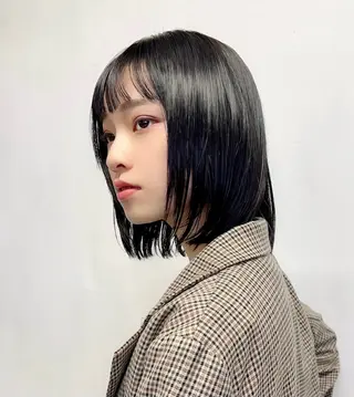 ミディアム foto所属・𝐁𝐋𝐔𝐄𝐓 /カット特化/新宿のヘアスタイル