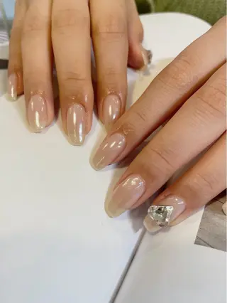 ネイル anyora nail salon所属・大人ワンホン キラキラ／Ayanoのネイルデザイン