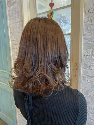 ミディアム 大久保 詩月のヘアスタイル