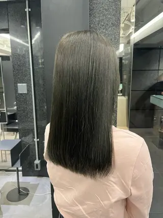 ミディアム カラー ボブ/プツッとボブ/ 暖色カラー/モエのヘアスタイル