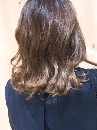 カラー 中林 由佳のヘアスタイル
