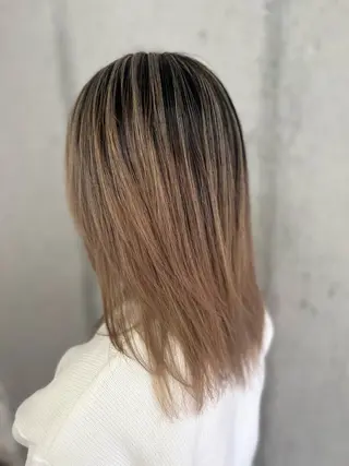 ミディアム カラー Mariana雛/ 西大分/ハイライトのヘアスタイル