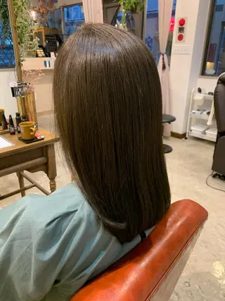 セミロング カラー 岡田 匡史のヘアスタイル