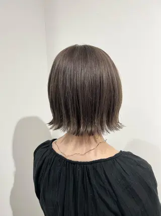 ショート カラー 新井 友菜のヘアスタイル