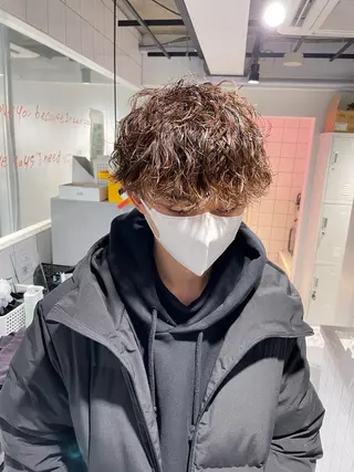 ショート カラー パーマ ヘアアレンジ メンズ アイブロウ スパイキー/フェザー /波巻き/かいとのヘアスタイル