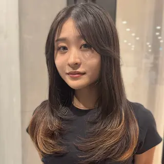 ロング ベージュカラー/長岡 レイヤーカット/コウのヘアスタイル