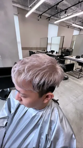 ショート カラー メンズ カラースペシャリスト ・齊藤 羽瑠輝のヘアスタイル