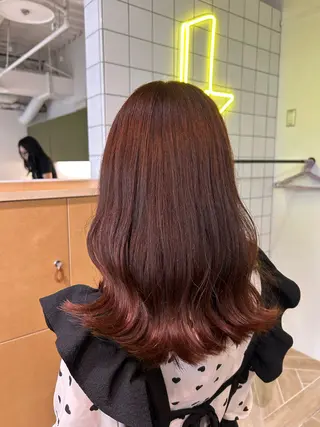 セミロング カラー ベージュ/ダブルカラ ー/新潟駅/青柳萌果のヘアスタイル