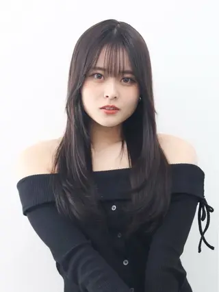 セミロング カラー ヘアアレンジ キッズ 西口徒歩20秒　寒色 カラーミディアムヘアのヘアスタイル