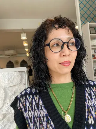 セミロング パーマ AngeBay.NaHa所属・饒平名 知也のヘアスタイル