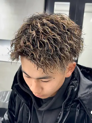カラー ACROメンズsalon所属・メンズ専門サロン 田上 優人のヘアスタイル
