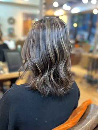 ミディアム 180°One Eighty Degrees所属・ERIKA/ ハイライト/ショートのヘアスタイル