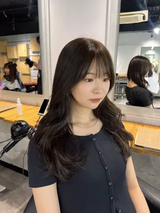 ロング カラー NANAMI🩵 大人可愛い韓国ヘアのヘアスタイル