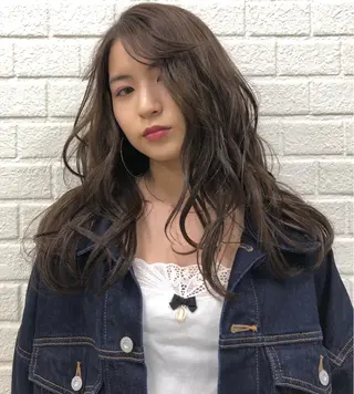 ロング カラー 菊地 柚乃のヘアスタイル