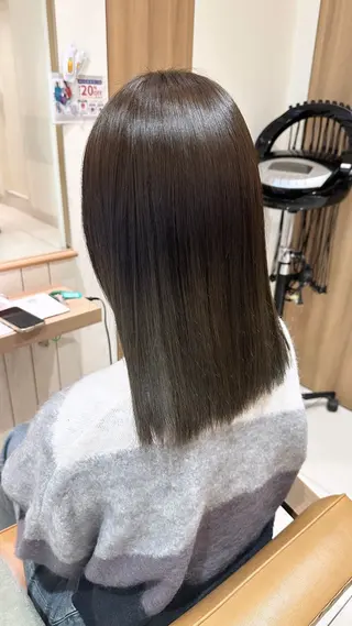 ミディアム カラー レイヤーカット🪽 𝐼𝐾𝑈𝑀𝐼のヘアスタイル