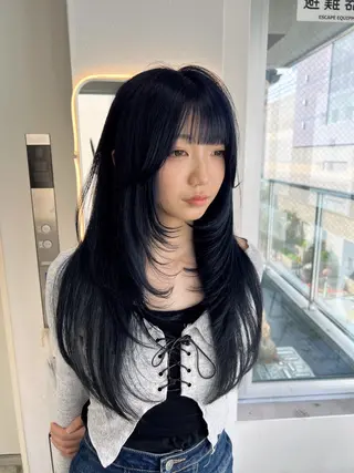 ロング maya レイヤーカットのヘアスタイル