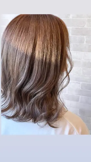 ミディアム カラー Well's TAIGAのヘアスタイル