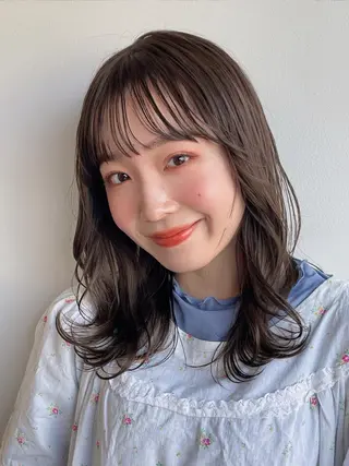 セミロング カラー 梅田美容室 山崎海波のヘアスタイル
