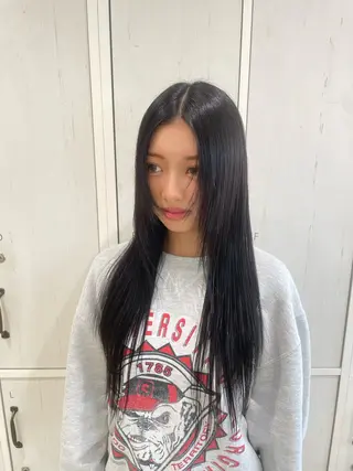 ロング カラー momo/メイク/ ハイトーン/アレンジのヘアスタイル