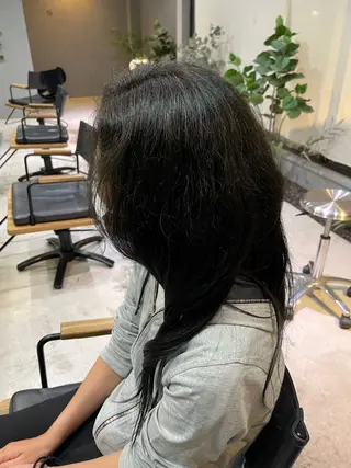 カラー yuto /ブリーチ /艶カラー/縮毛矯正のヘアスタイル