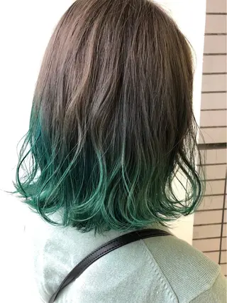 ミディアム カラー 平良 那生のヘアスタイル