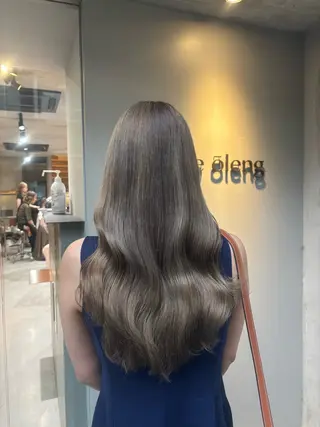 ロング Ashe　oleng所属・オモヤ ウタノのヘアスタイル