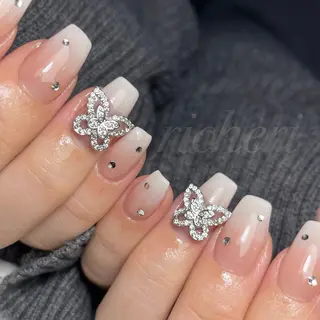 ミディアム ネイル richeri beautyのネイルデザイン